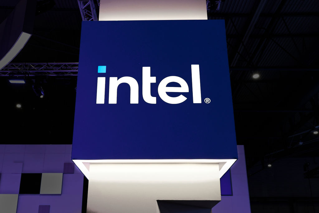 Intel mandates four days in the office