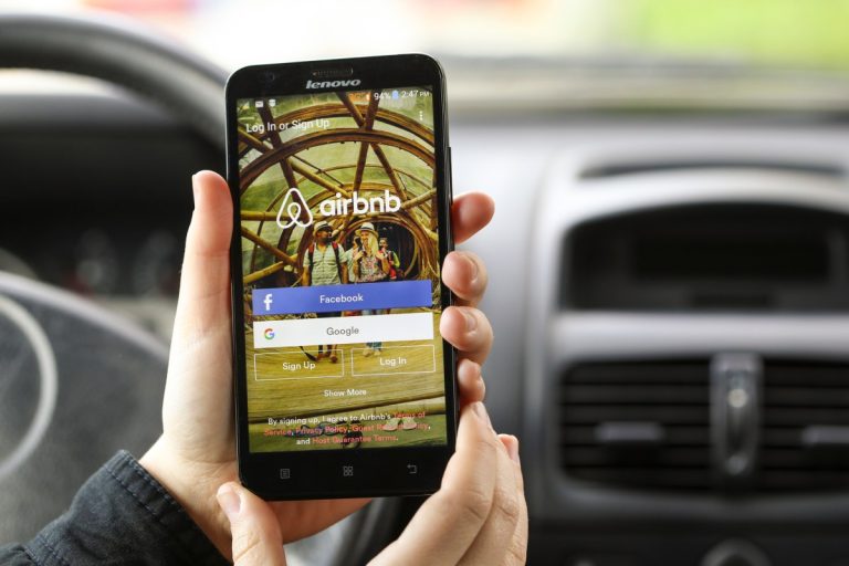 Airbnb is quietly rolling out an AI customer service bot in the US