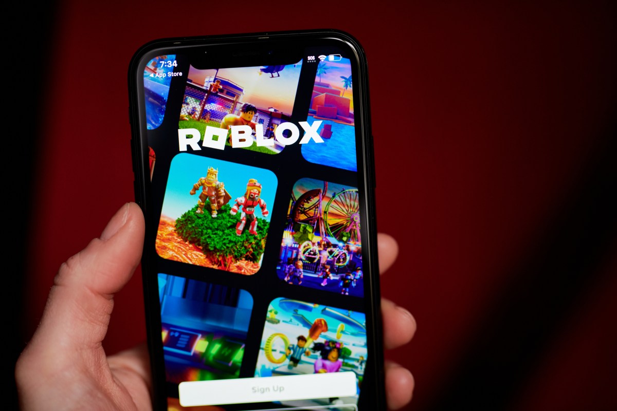 Roblox enables parents to block experiences and friends